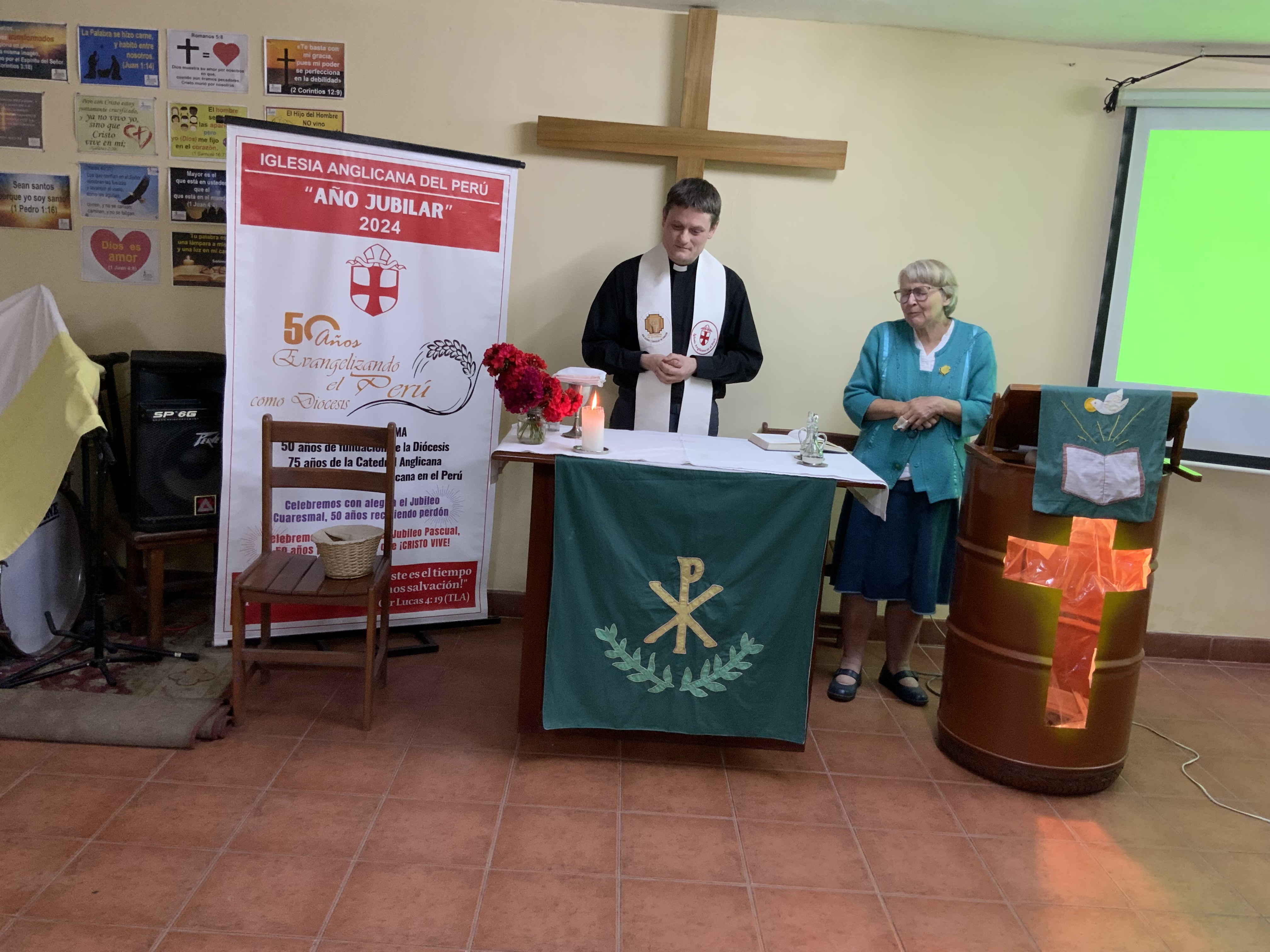 Phil Bradford celebrates the eucharist in peru with Lay Minister Penny Marces