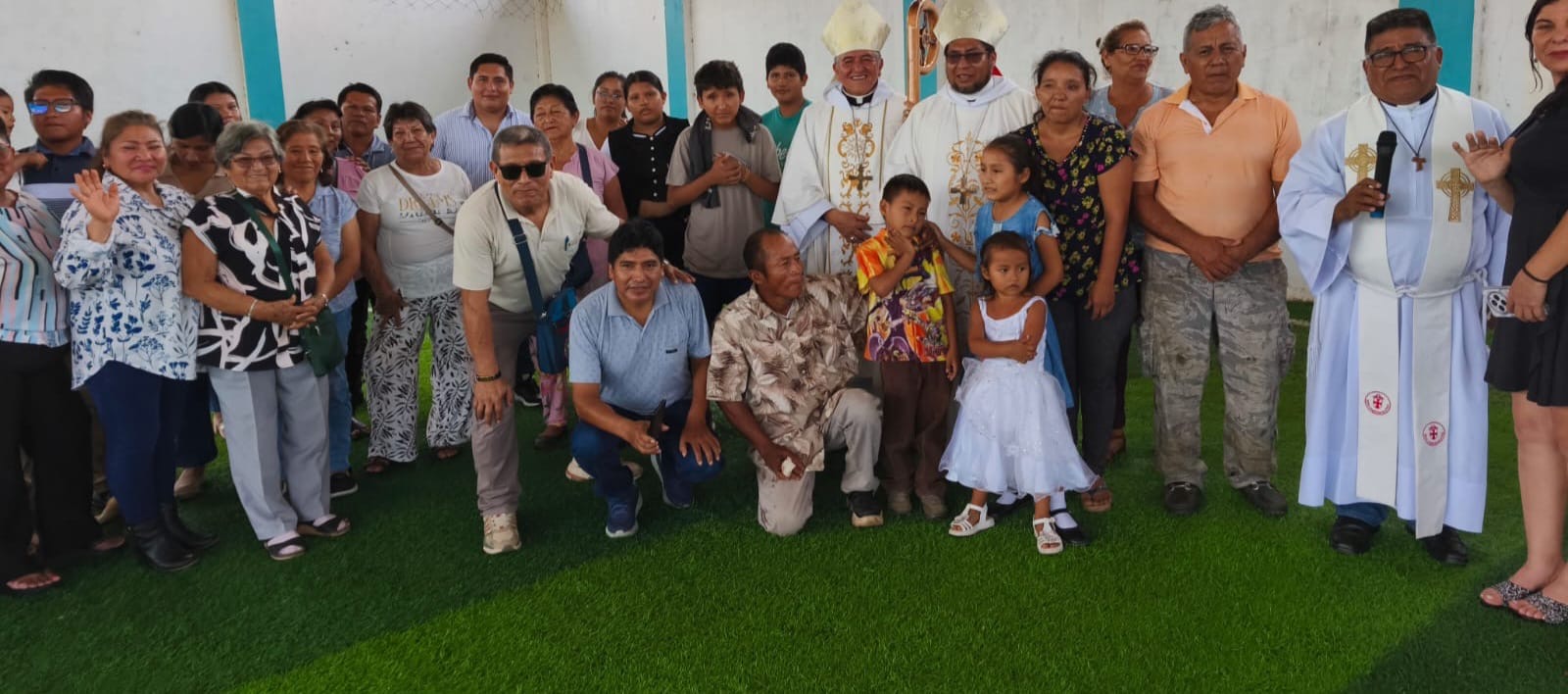 People form the Mission church in the Amazon rainforest gathered with the bishops