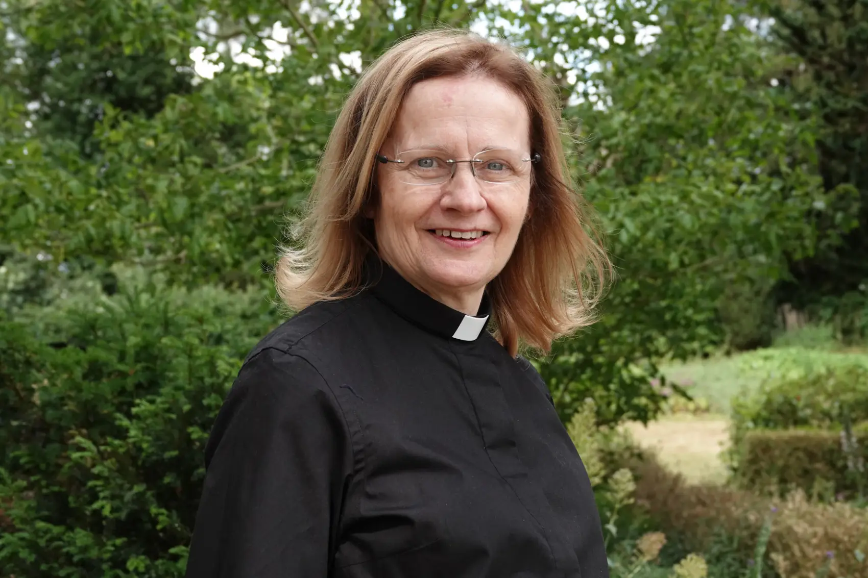 Head and shoulder photo of Sarah Tranter